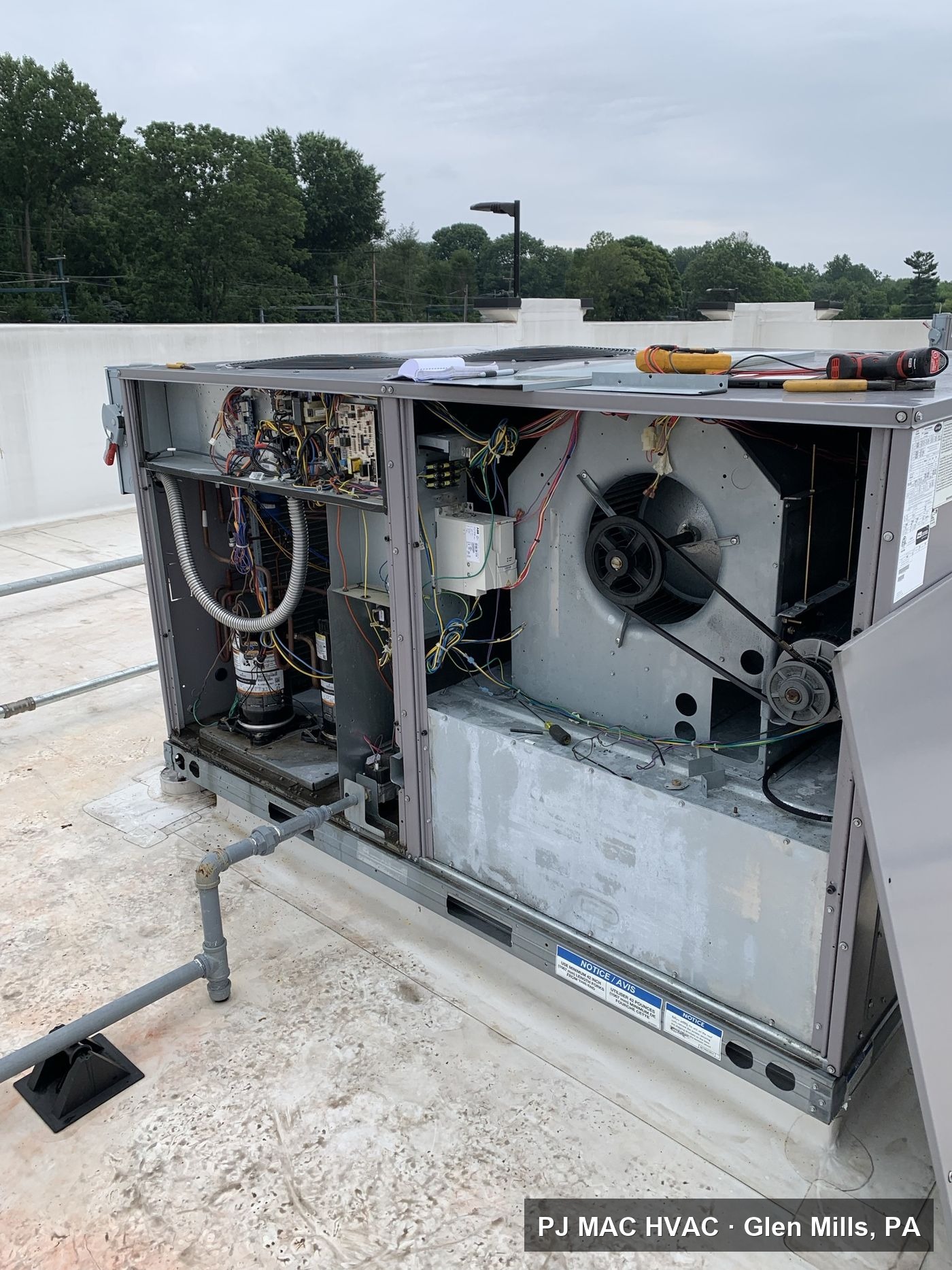 PJ MAC HVAC diagnoses the electrical and blower section of a commercial rooftop unit.